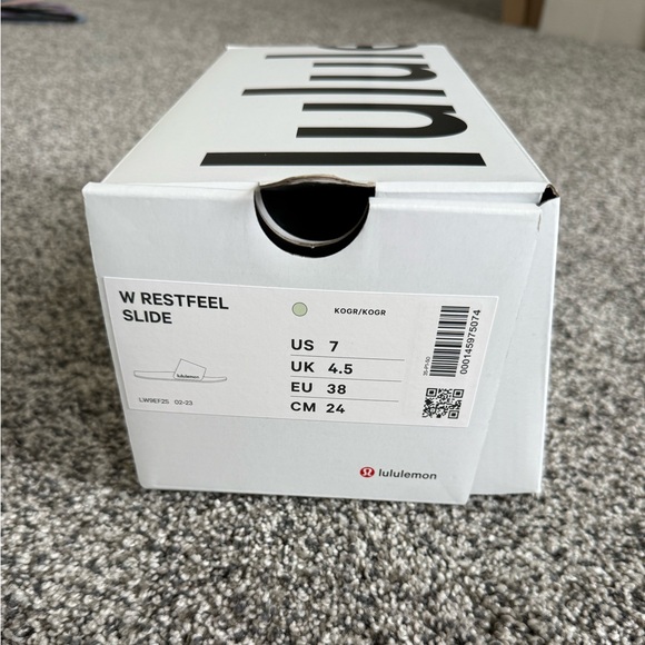 Lululemon NWT Pale Lime Green Restfeel Slides - Picture 2 of 5
